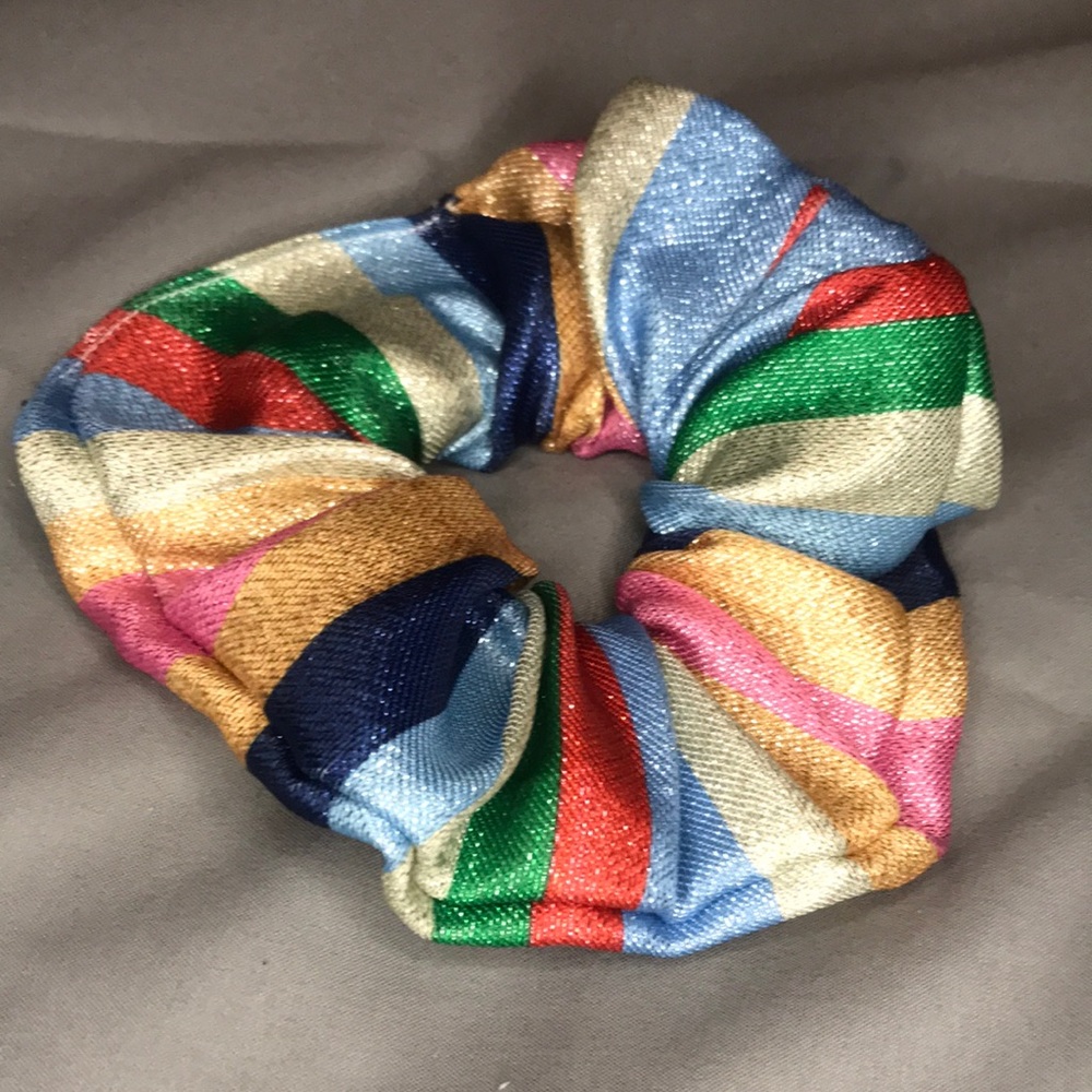 2 set scrunchies.